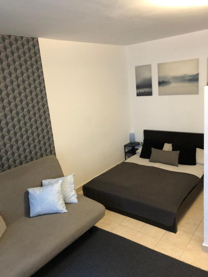 Downtown Rose Garden Apartments Whit Garage Opcional Budapest Ngoại thất bức ảnh