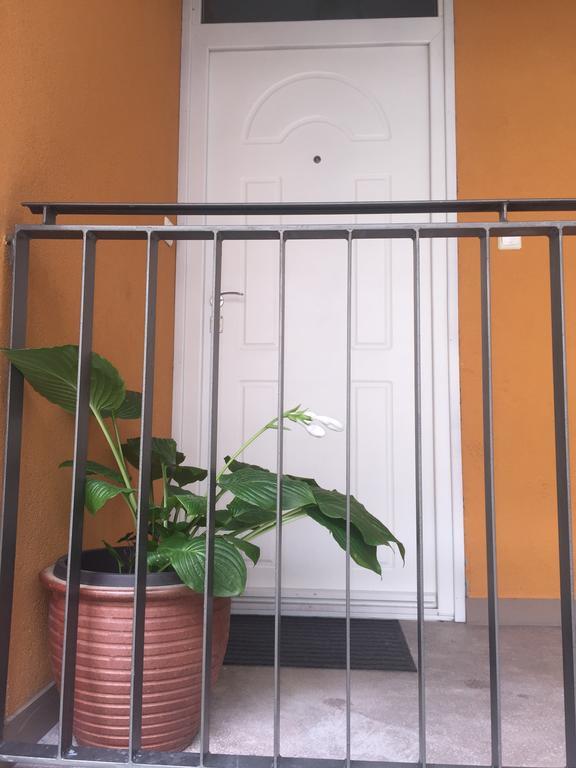 Downtown Rose Garden Apartments Whit Garage Opcional Budapest Ngoại thất bức ảnh